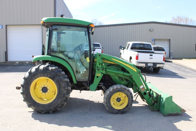 Image of John Deere 4520 equipment image 2