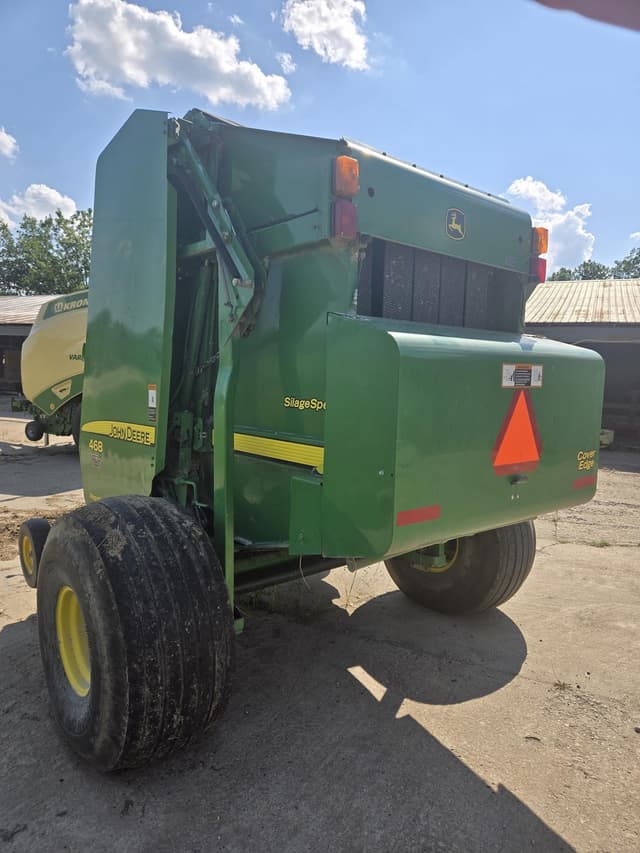 Image of John Deere 468 MegaWide Plus equipment image 2