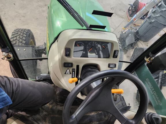 Image of John Deere 4720 equipment image 4