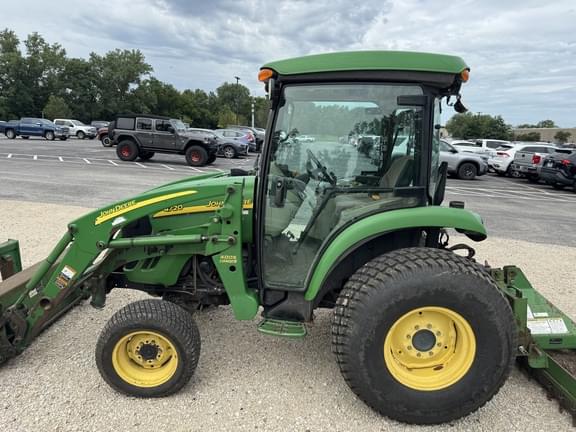 Image of John Deere 4720 equipment image 1