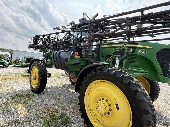 Image of John Deere 4730 equipment image 2