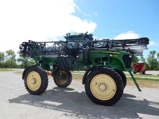 Image of John Deere 4730 equipment image 4
