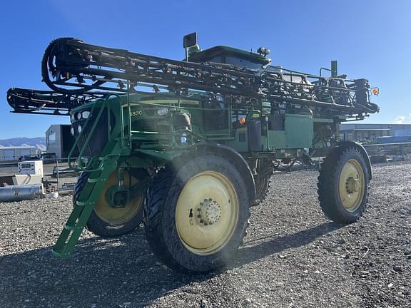 Image of John Deere 4830 equipment image 1