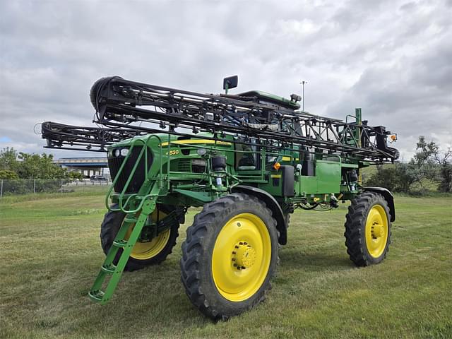 Image of John Deere 4830 equipment image 2