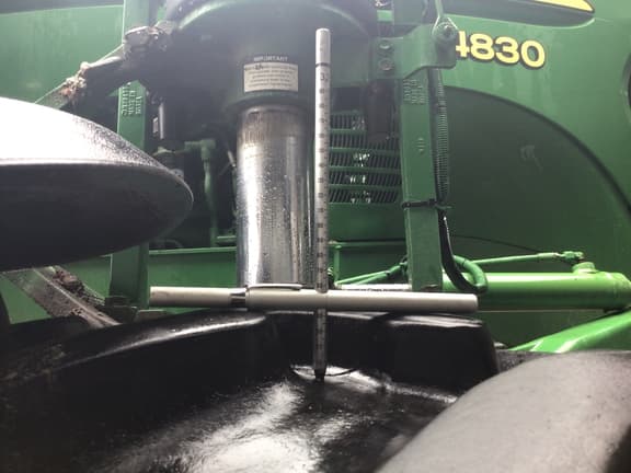 Image of John Deere 4830 equipment image 1