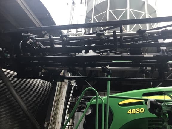 Image of John Deere 4830 equipment image 4