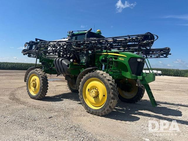 Image of John Deere 4830 equipment image 1