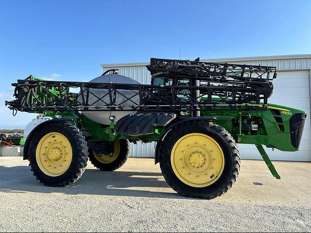 Image of John Deere 4930 equipment image 2