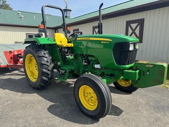 Image of John Deere 5045D equipment image 2