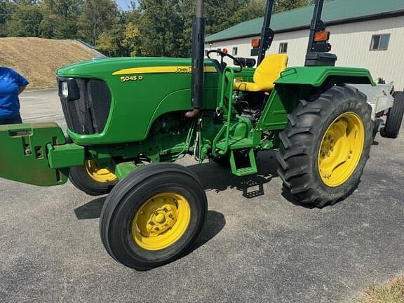 Image of John Deere 5045D equipment image 1