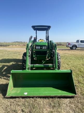 Image of John Deere 5045E equipment image 4