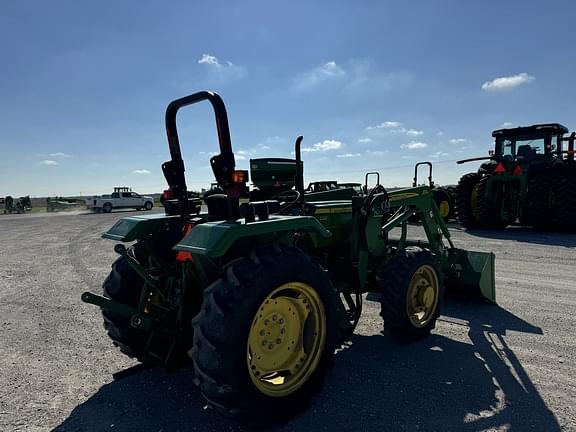 Image of John Deere 5045E equipment image 4