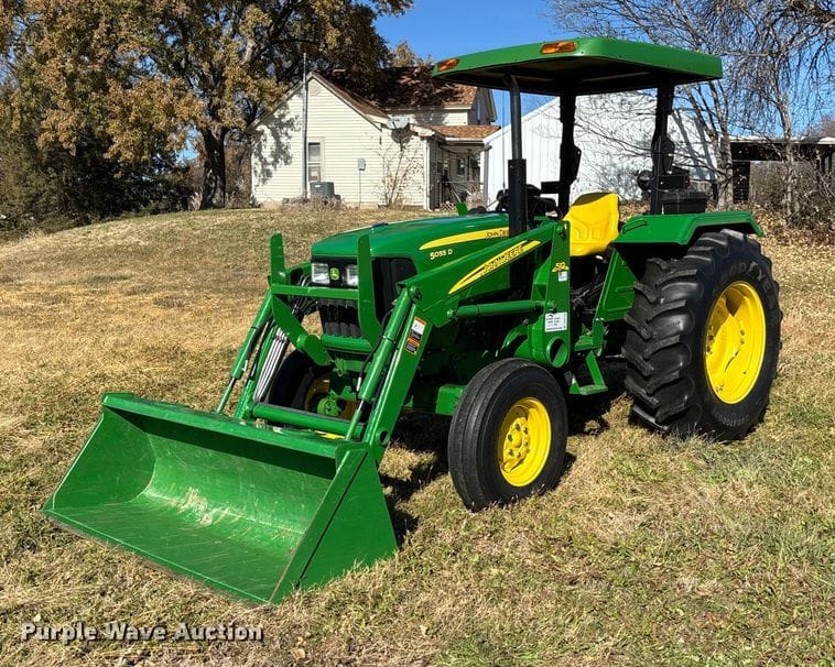 2010 John Deere 5055D Equipment Image0