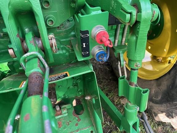 Image of John Deere 5055E equipment image 2