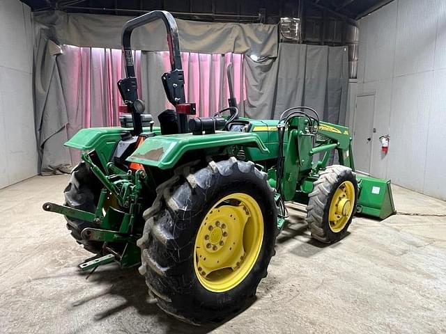 Image of John Deere 5055E equipment image 4