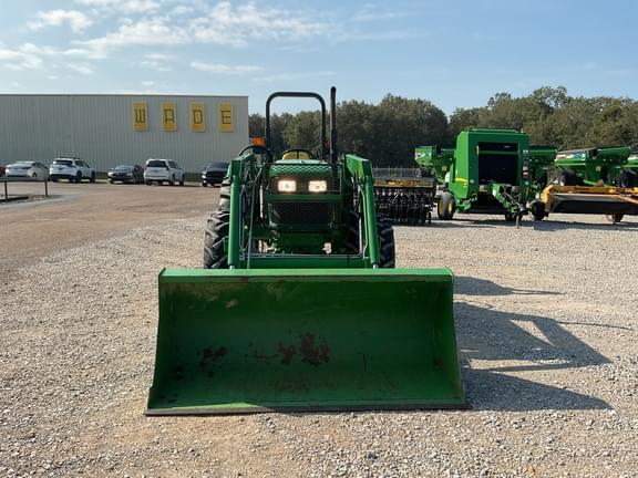 Image of John Deere 5065E equipment image 3