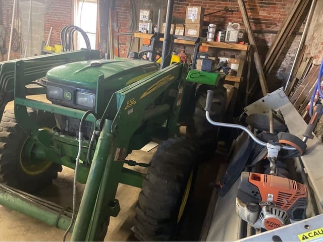 Image of John Deere 5065E equipment image 2