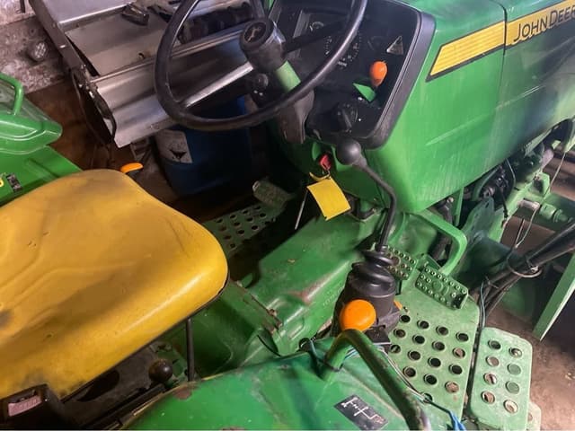 Image of John Deere 5065E equipment image 4