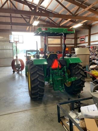 Image of John Deere 5065E equipment image 3