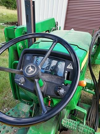 Image of John Deere 5065E equipment image 4