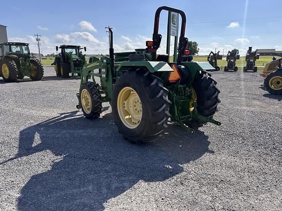 Image of John Deere 5065E equipment image 2