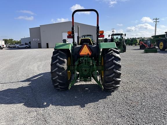 Image of John Deere 5065E equipment image 3