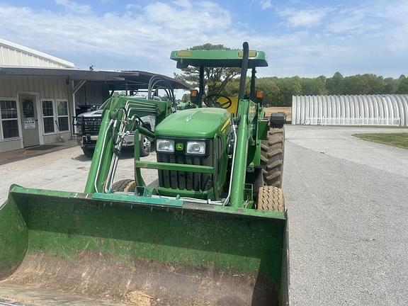Image of John Deere 5065M equipment image 3