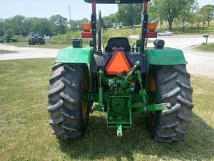 Main image John Deere 5075E 3