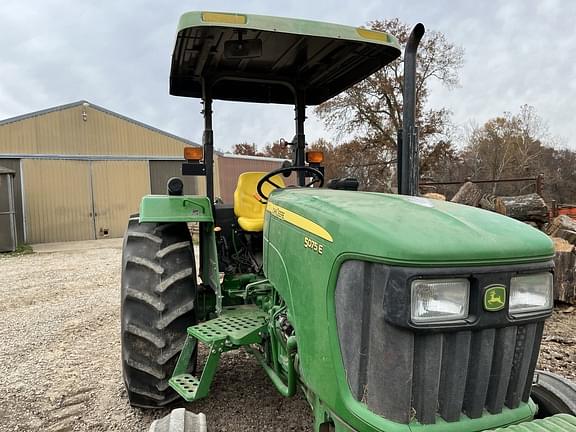 Image of John Deere 5075E equipment image 3