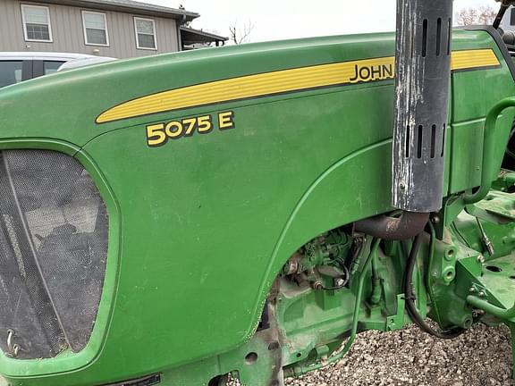 Image of John Deere 5075E equipment image 1