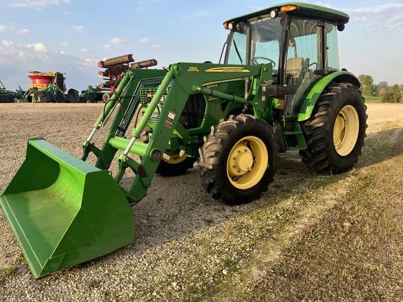 Image of John Deere 5075M equipment image 2
