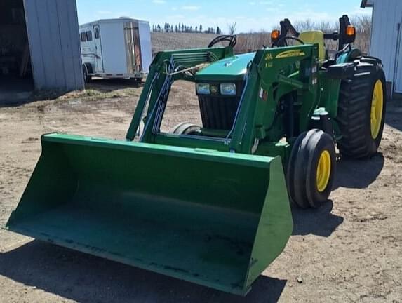 Image of John Deere 5075M Primary image
