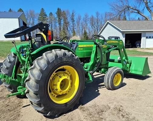Image of John Deere 5075M equipment image 1