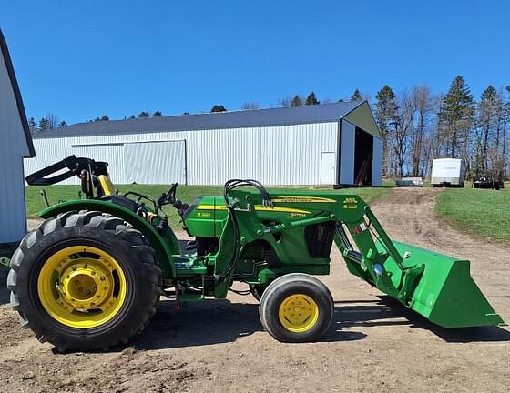 Image of John Deere 5075M equipment image 2