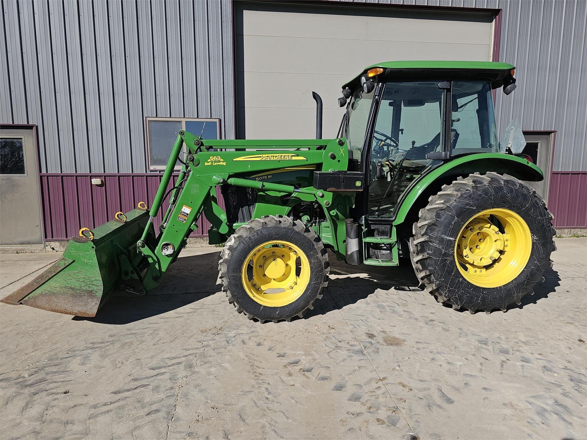 2010 John Deere 5075M Equipment Image0