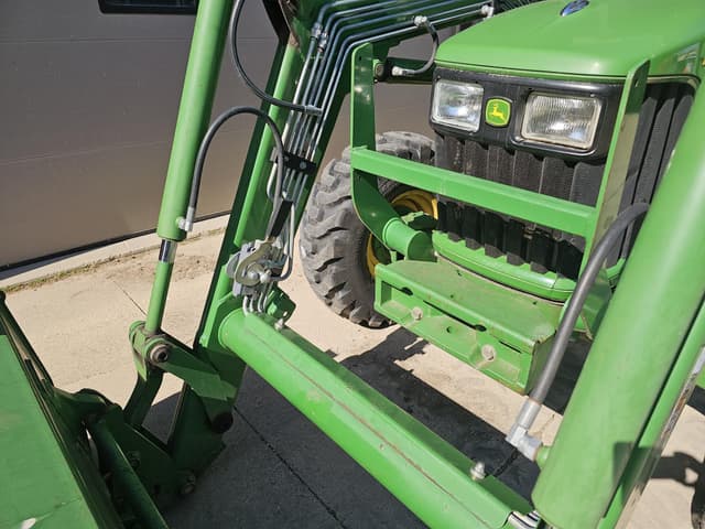 Image of John Deere 5075M equipment image 2