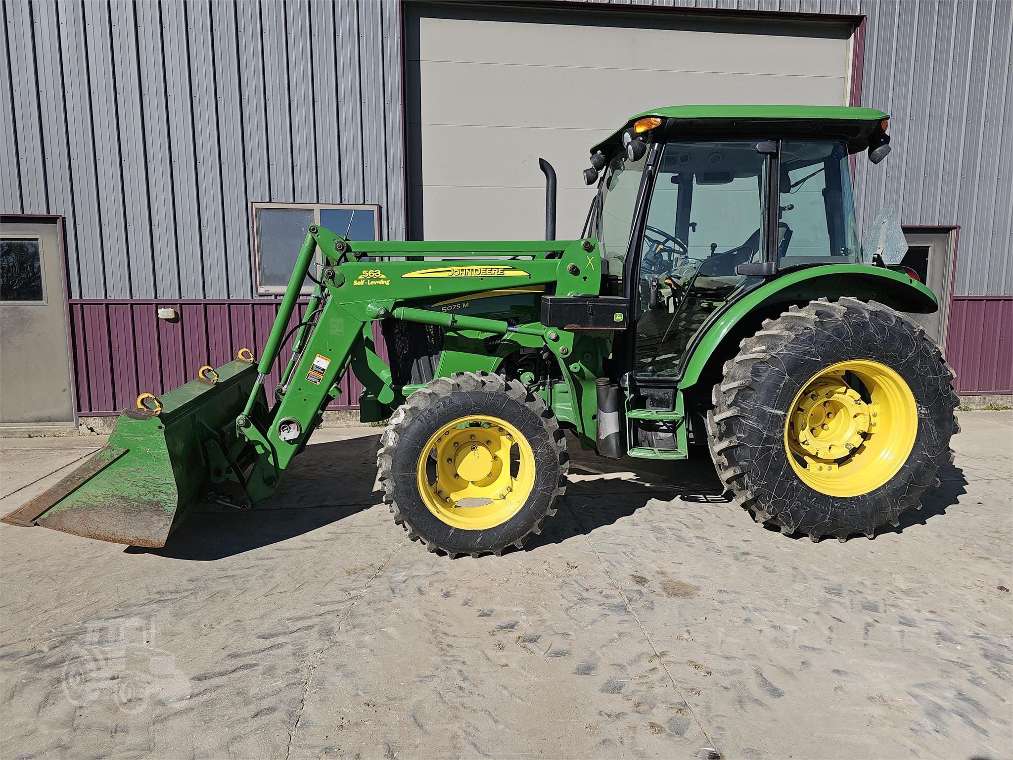 2010 John Deere 5075M Equipment Image0