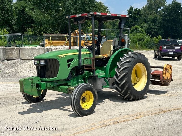 2010 John Deere 5075M Equipment Image0