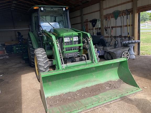 Image of John Deere 5083E equipment image 1