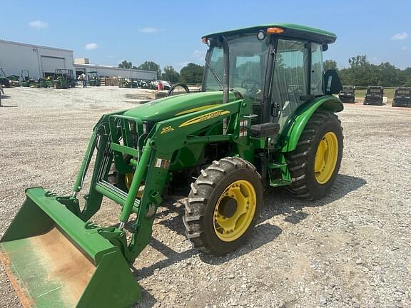 Image of John Deere 5083E equipment image 3