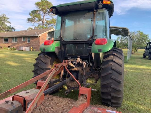 Image of John Deere 5083E equipment image 3
