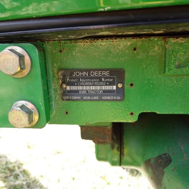 Image of John Deere 5085M equipment image 2