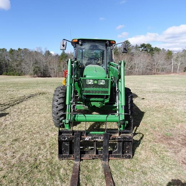 Image of John Deere 5085M equipment image 1