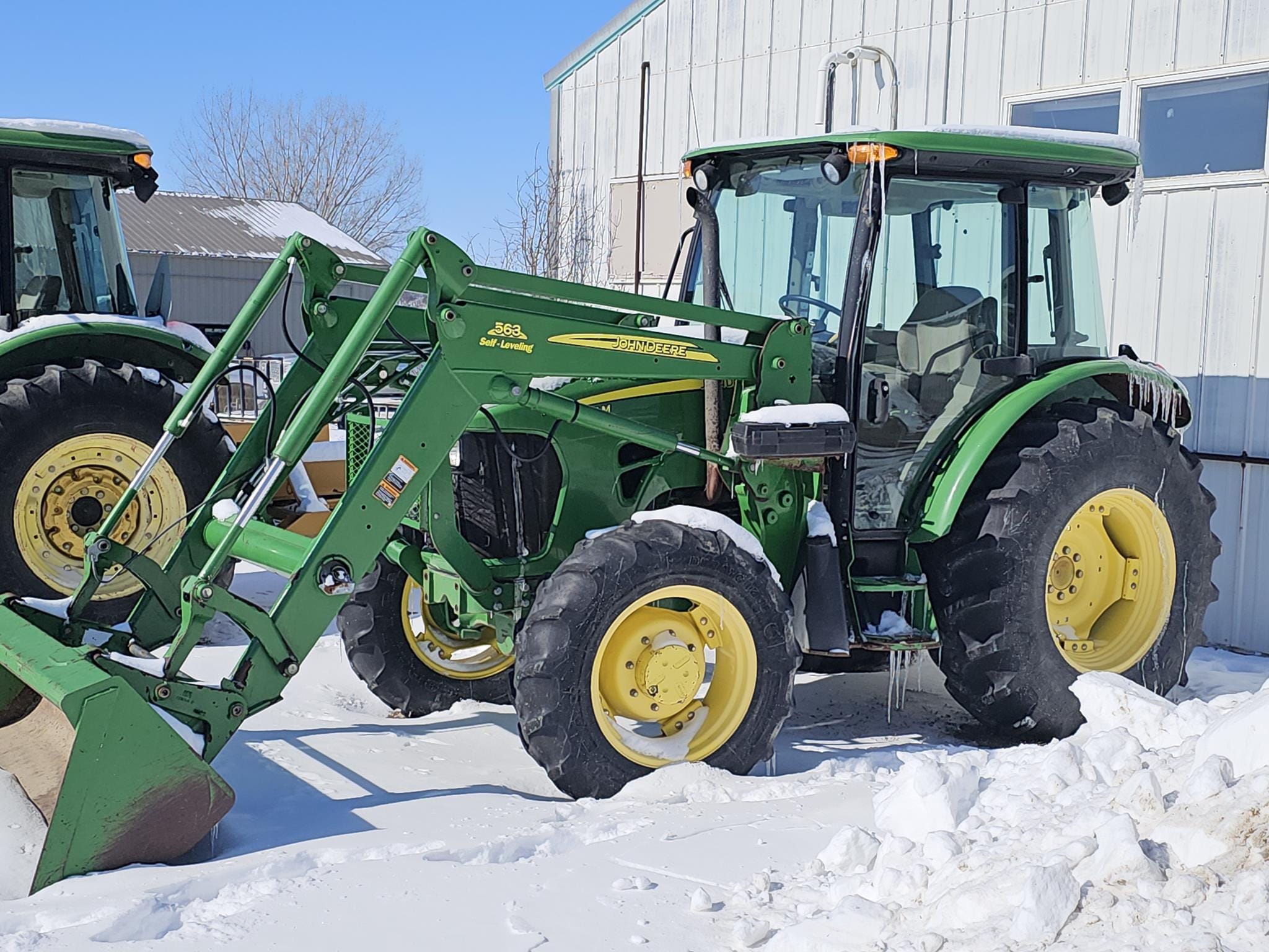 2010 John Deere 5085M Equipment Image0