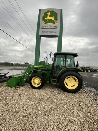 2010 John Deere 5085M Equipment Image0