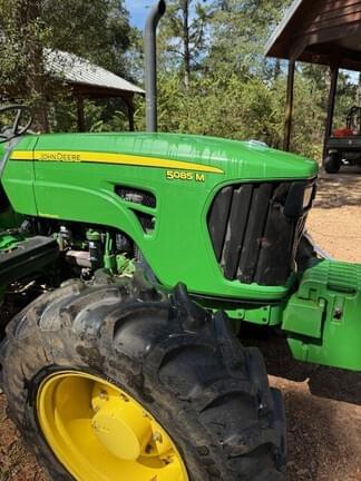 Image of John Deere 5085M Image 1