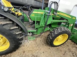 Main image John Deere 5085M 8