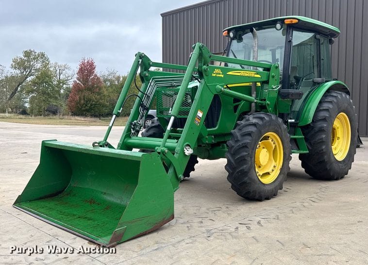 2010 John Deere 5085M Equipment Image0