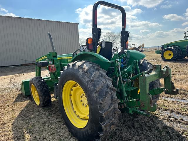 Image of John Deere 5085M equipment image 3