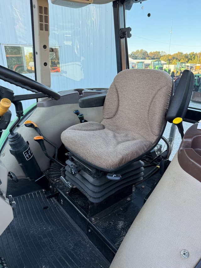 Image of John Deere 5093E equipment image 3